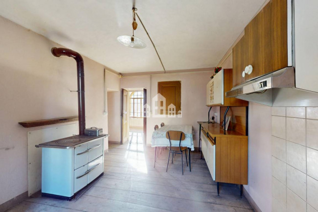 Casa semindipendente in vendita a Valchiusa