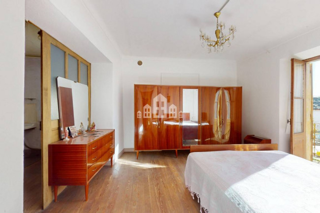 Casa semindipendente in vendita a Valchiusa