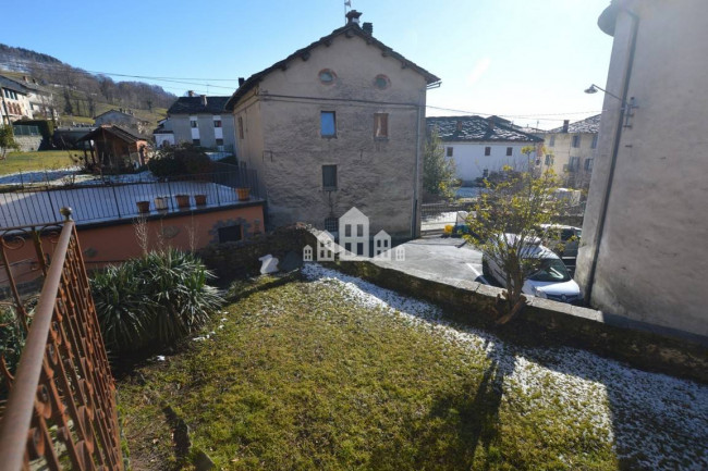 Casa semindipendente in vendita a Valchiusa