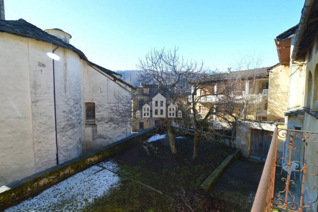 Casa semindipendente in vendita a Valchiusa