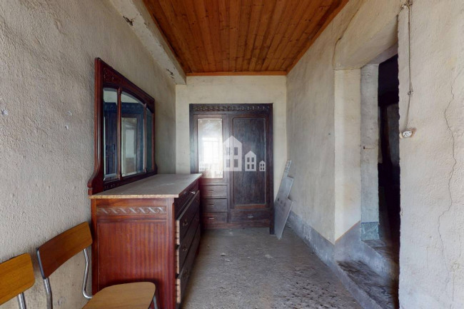 Casa semindipendente in vendita a Valchiusa