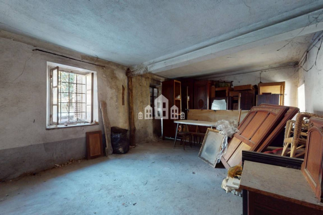 Casa semindipendente in vendita a Valchiusa