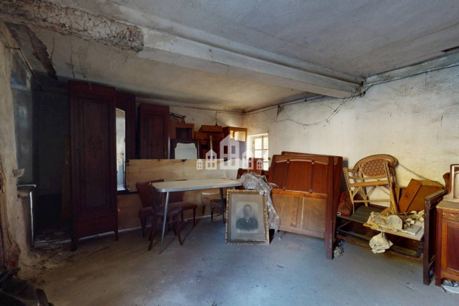 Casa semindipendente in vendita a Valchiusa