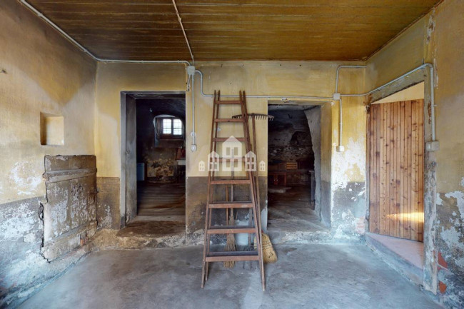 Casa semindipendente in vendita a Valchiusa