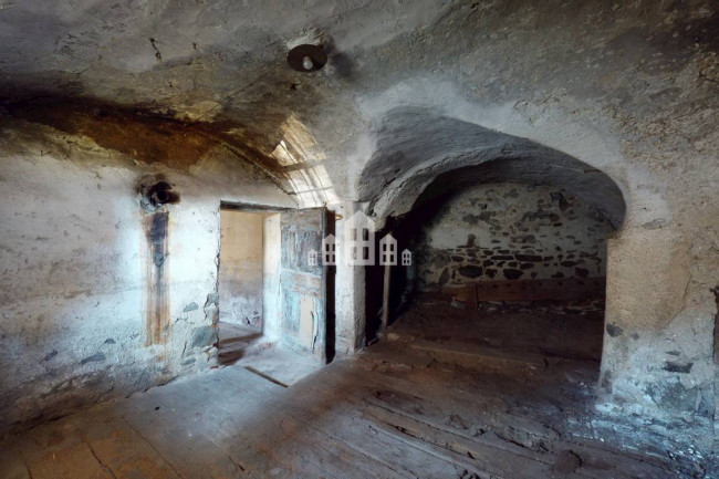 Casa semindipendente in vendita a Valchiusa