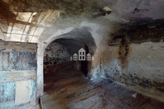 Casa semindipendente in vendita a Valchiusa