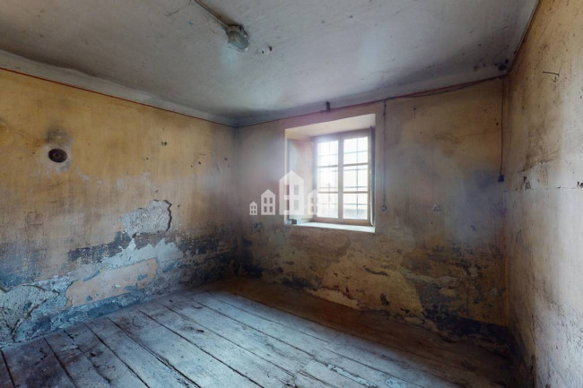 Casa semindipendente in vendita a Valchiusa