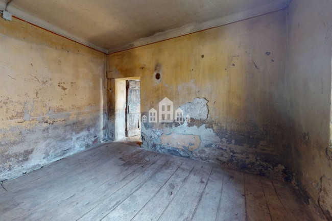 Casa semindipendente in vendita a Valchiusa