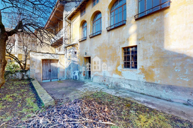 Casa semindipendente in vendita a Valchiusa