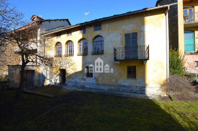Casa semindipendente in vendita a Valchiusa