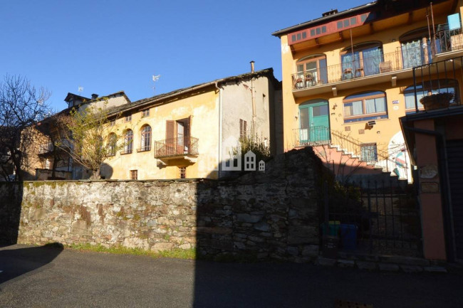 Casa semindipendente in vendita a Valchiusa