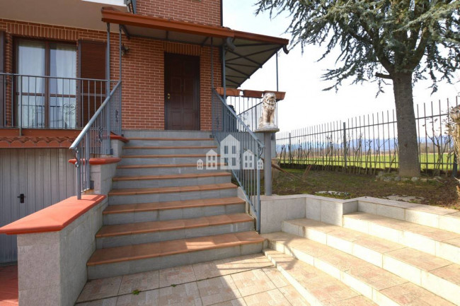 Villa a schiera di testa in vendita a San Giusto Canavese