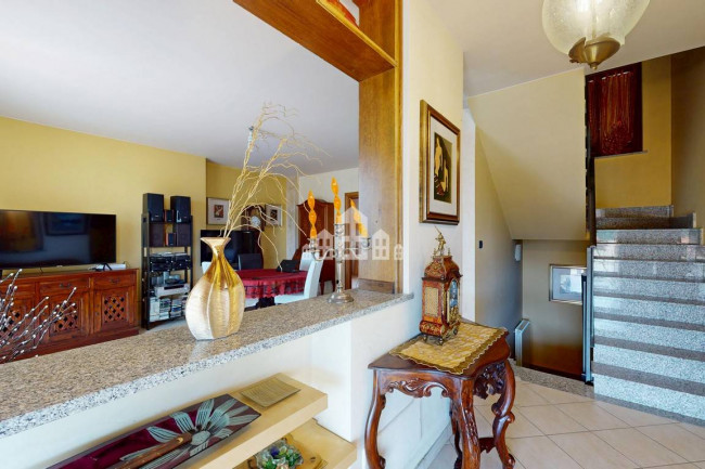 Villa a schiera di testa in vendita a San Giusto Canavese