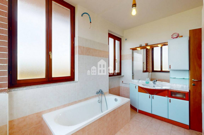 Villa a schiera di testa in vendita a San Giusto Canavese