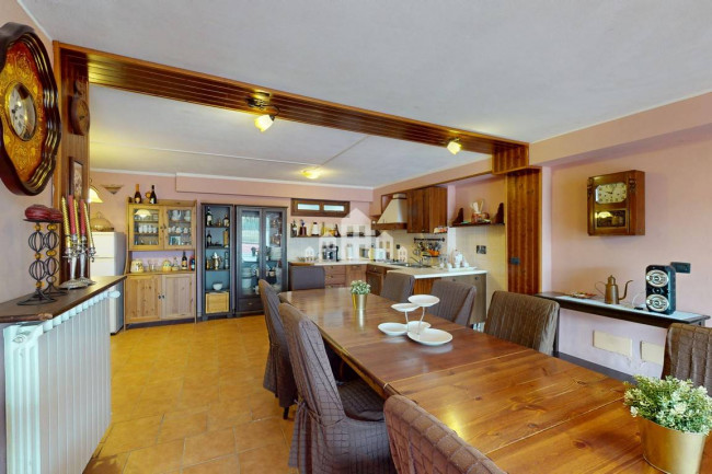 Villa a schiera di testa in vendita a San Giusto Canavese