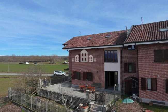 Villa a schiera di testa in vendita a San Giusto Canavese