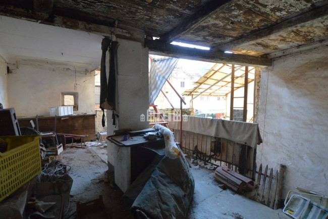 Casa semindipendente in vendita a Issiglio