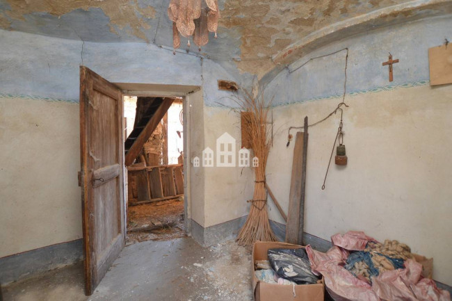 Casa semindipendente in vendita a Issiglio