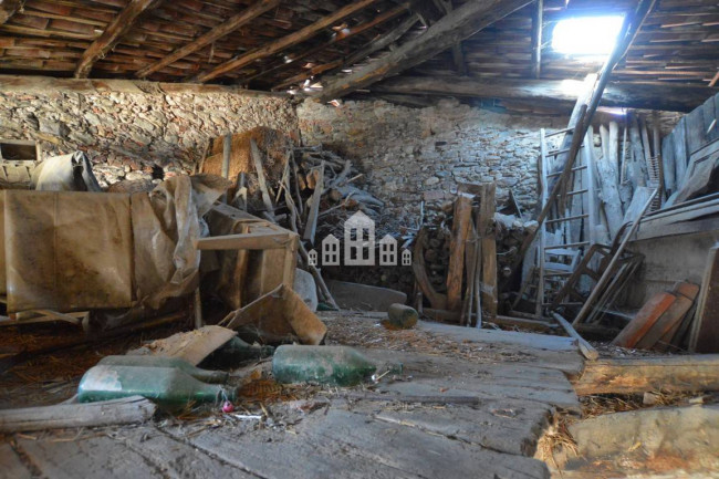 Casa semindipendente in vendita a Issiglio