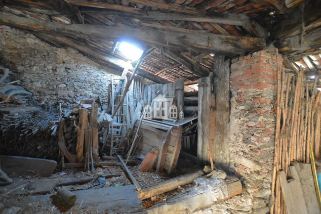 Casa semindipendente in vendita a Issiglio