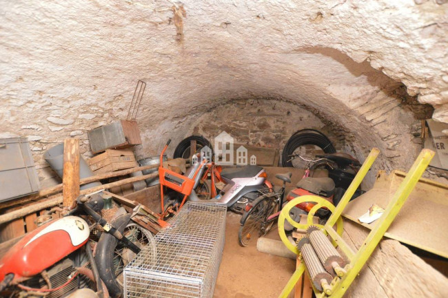 Casa semindipendente in vendita a Issiglio