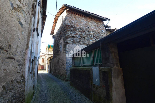 Casa semindipendente in vendita a Issiglio