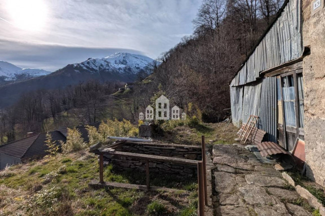 Casa semindipendente in vendita a Traversella