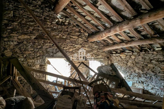 Casa semindipendente in vendita a Traversella