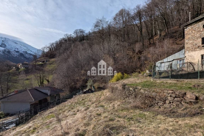 Casa semindipendente in vendita a Traversella