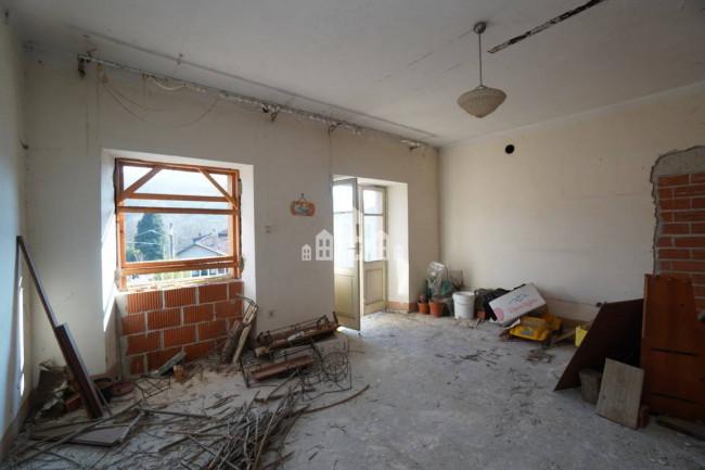 Casa semindipendente in vendita a San Colombano Belmonte