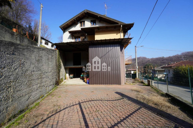 Casa semindipendente in vendita a San Colombano Belmonte