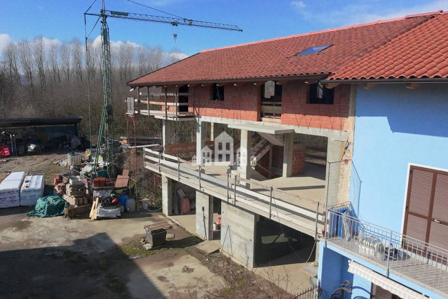 Casa semindipendente in vendita a Strambino