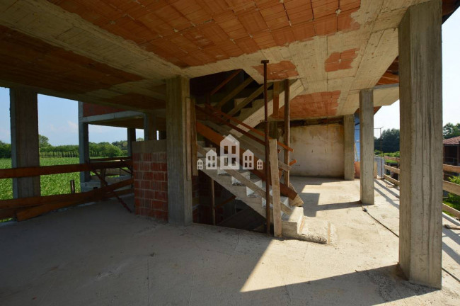 Casa semindipendente in vendita a Strambino