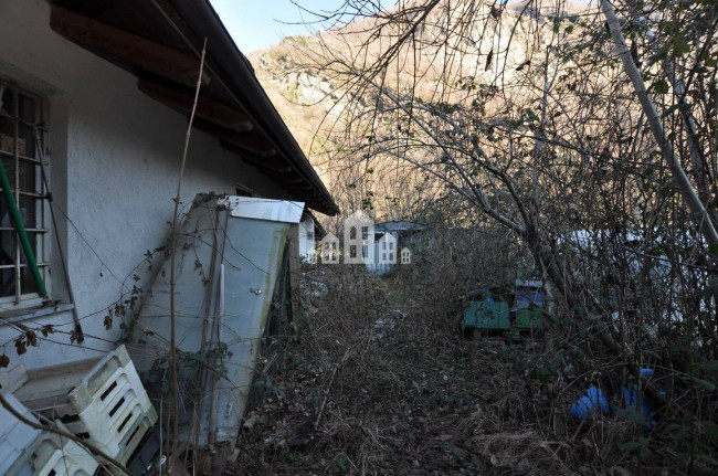 Deposito in vendita a Pont-Canavese
