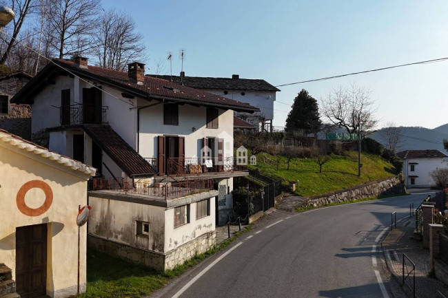 Casa semindipendente in vendita a Val di Chy