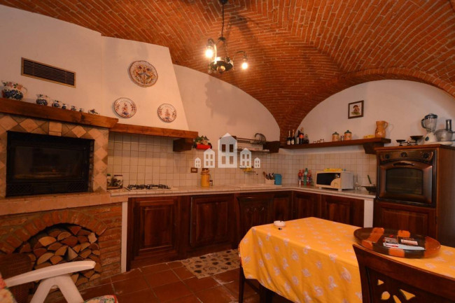 Casa semindipendente in vendita a Val di Chy