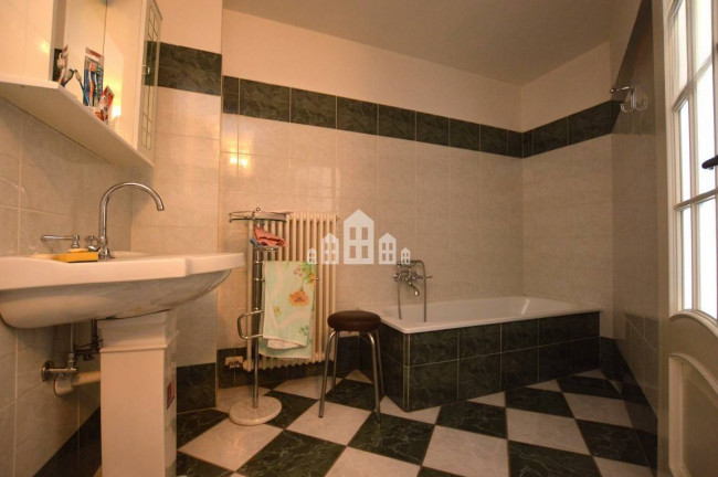 Casa semindipendente in vendita a Val di Chy
