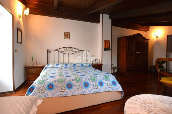 Casa semindipendente in vendita a Val di Chy