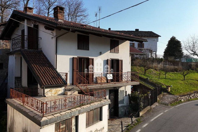 Casa semindipendente in vendita a Val di Chy