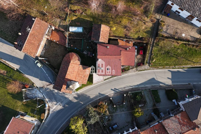 Casa semindipendente in vendita a Val di Chy