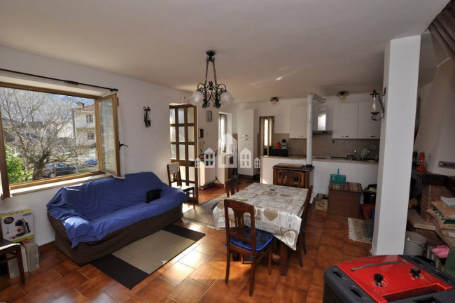 Casa semindipendente in vendita a Locana