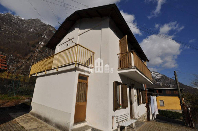 Casa semindipendente in vendita a Locana
