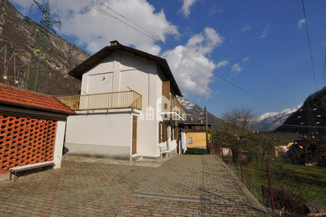 Casa semindipendente in vendita a Locana