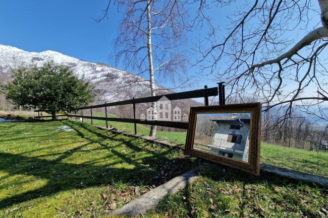 Casa semindipendente in vendita a Valchiusa
