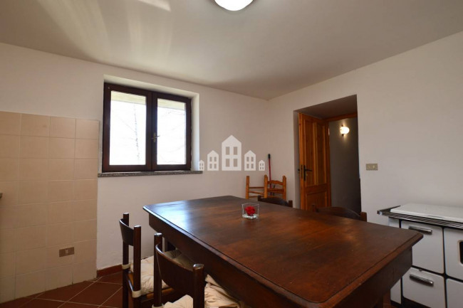 Casa semindipendente in vendita a Valchiusa