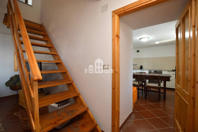 Casa semindipendente in vendita a Valchiusa