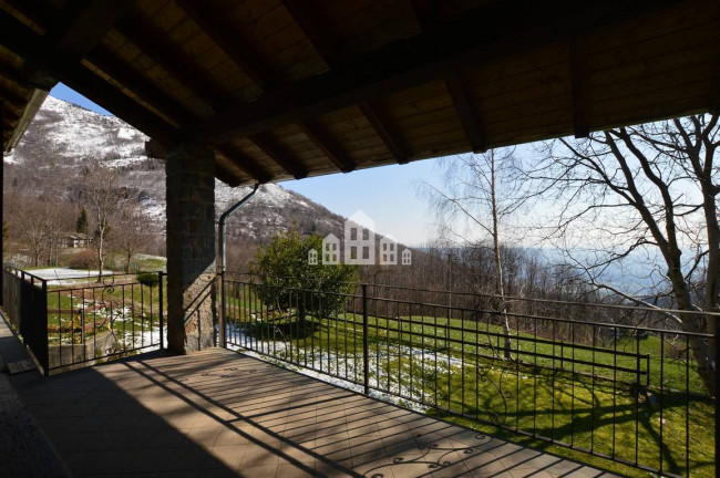 Casa semindipendente in vendita a Valchiusa