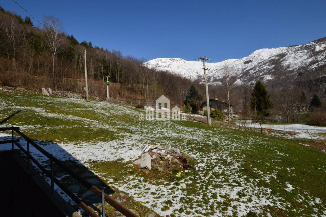 Casa semindipendente in vendita a Valchiusa