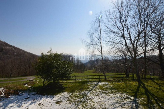 Casa semindipendente in vendita a Valchiusa