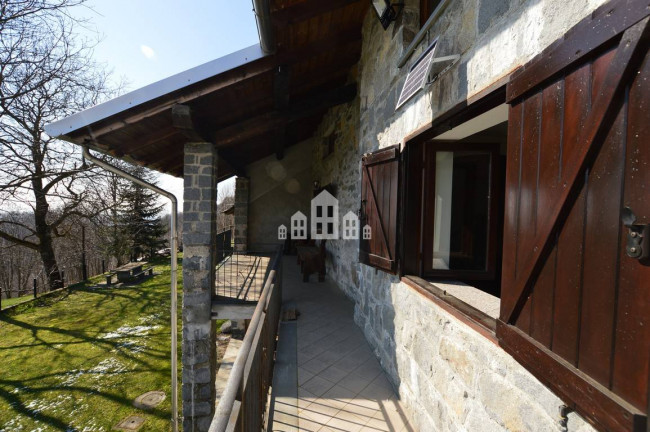 Casa semindipendente in vendita a Valchiusa